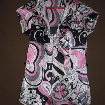 Tee shirt rose satin à col, Inconnue