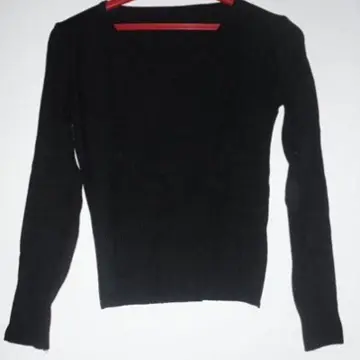 Pull noir, Inconnue