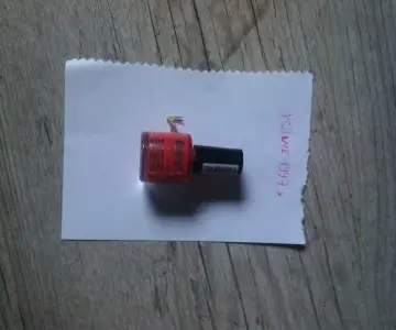 vernis 12, Claire's