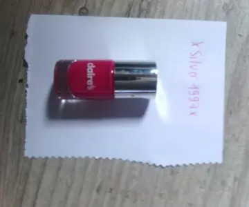 vernis 10, Claire's