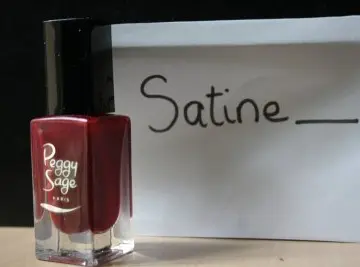 Vernis bordeaux Peggy Sage, Peggy Sage