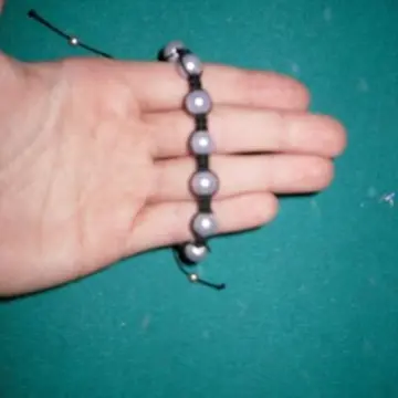 Bracelet Shamballa, Inconnue