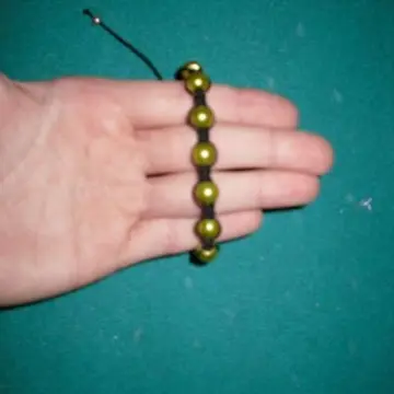 Bracelet Shamballa, Inconnue