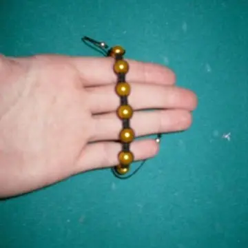 Bracelet Shamballa, Inconnue