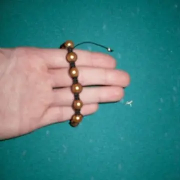 Bracelet Shamballa, Inconnue