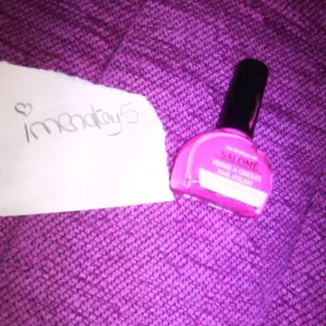 vernis rose, Les couleurs de Salomé