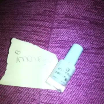 vernis vert clair eau, Essence