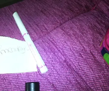 stylo a french manucure, Essence