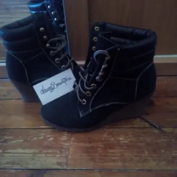 chaussures montantes compensées, Inconnue