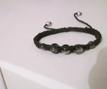 bracelet macramé, Inconnue