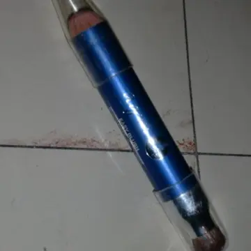 Crayon blush + pinceau, Agnès b.