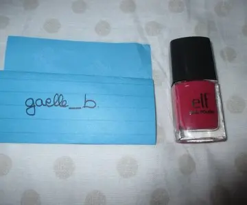 Vernis fuschia, Elf