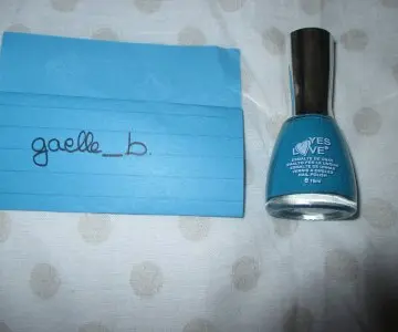 Vernis bleu, Yes Love