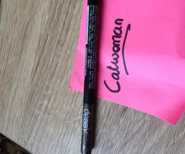 Crayon debby, DEBBY