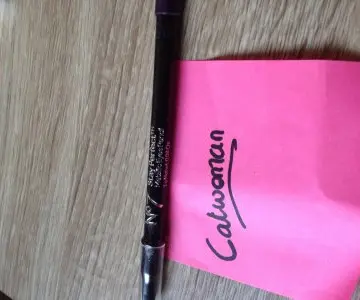 Crayon prune n7, No. 7