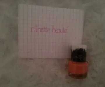 vernis a ongle, Front Cover