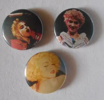 Badges Madonna, Madonna