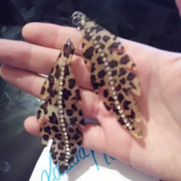 boucles d'oreille, Inconnue