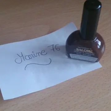 Vernis marron, Salomé