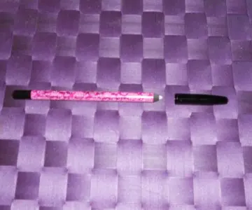 Crayon lèvre, Too Faced