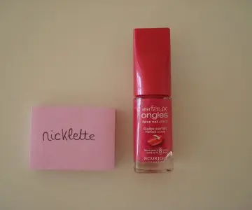Vernis effet faux ongles, Bourjois