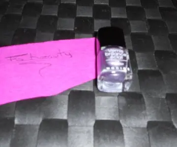 Vernis à ongles, Nocibé