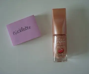 Vernis effet faux ongles, Bourjois