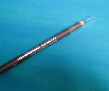 Crayon couleur taupe/marron, Yves Rocher