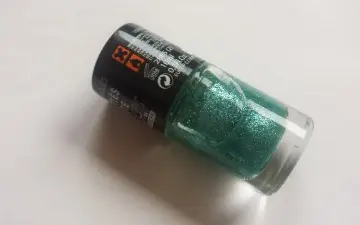 Vernis top coat paillettes turquoise, C'est tout moi !