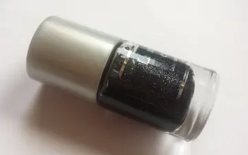 Vernis noir Laura Beauté, Laura beauté