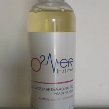 eau micellaire démaquillante visage et yeux, 02Mer Institut