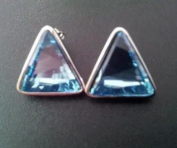 Boucles d'oreilles, Inconnue