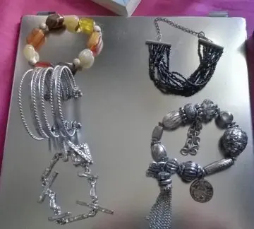 bijoux, Inconnue