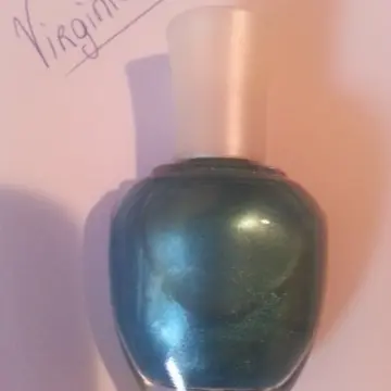 Vernis à ongles, Inconnue