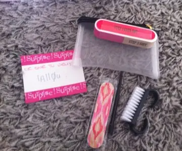 Kit Manucure, Inconnue