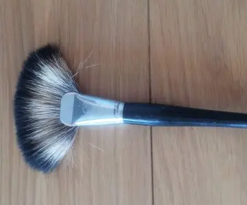 Pinceau éventail, Inconnue