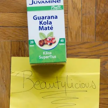 Kilos Superflus, Juvamine