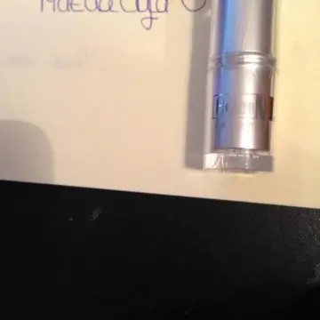 Rouge à lèvre brun, Helen é cosmetics