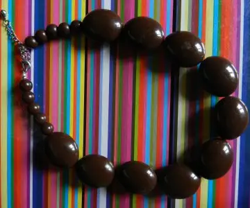 Collier Marron, Inconnue