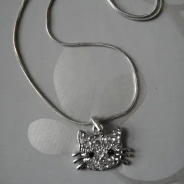 Collier, Hello Kitty