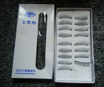 faux cils, Inconnue