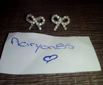 petite boucles doreilles, Inconnue
