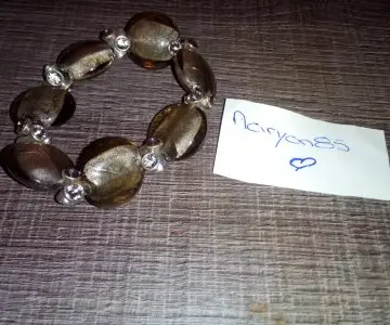 bracelets en perles, Inconnue