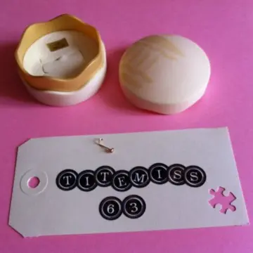 Piercing nez, Le manège à Bijoux
