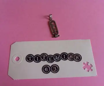 Pendentif hieroglyphes, Inconnue