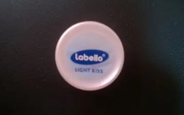 Labello "Light kiss"., Labell