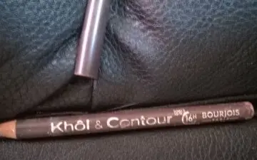 Crayon marron., Bourjois