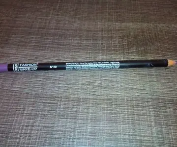 grand crayon a yeux, Inconnue