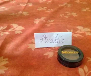 Bronzer, ModelCo