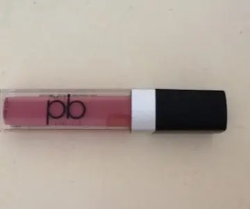 Rouge a levres, Inconnue
